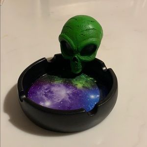 Alien Ashtray